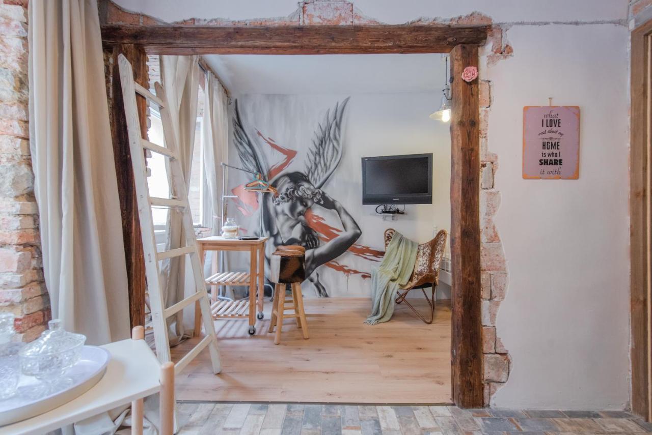 Accommodation At The Zeus Apartment Bratislava Eksteriør billede